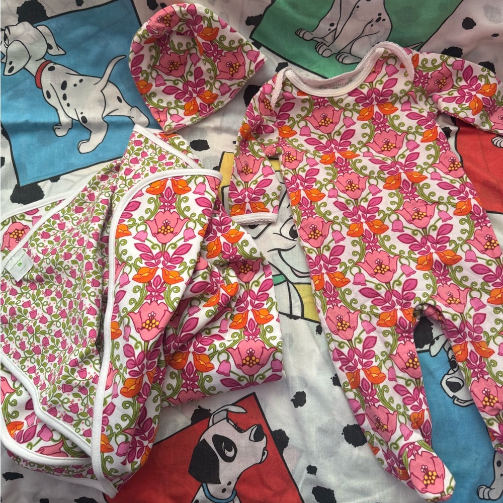 Vera Bradley 3-6 months baby onesie baby hat and baby blanket floral print